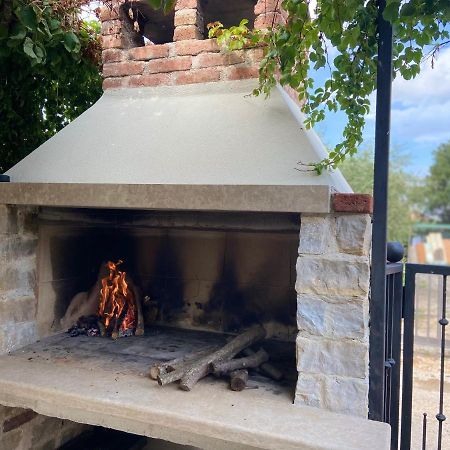 Room Kris With Private Entrance & Private Bathroom Vilanija Exterior foto