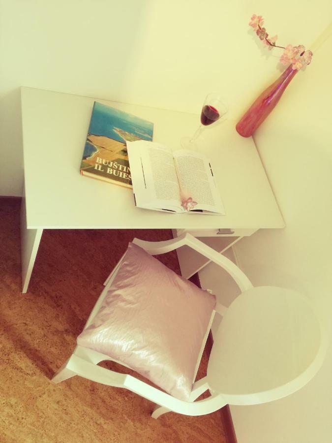 Room Kris With Private Entrance & Private Bathroom Vilanija Exterior foto