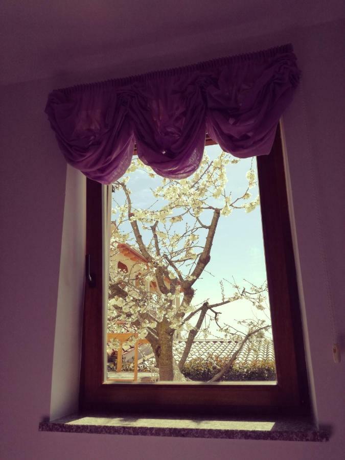 Room Kris With Private Entrance & Private Bathroom Vilanija Exterior foto